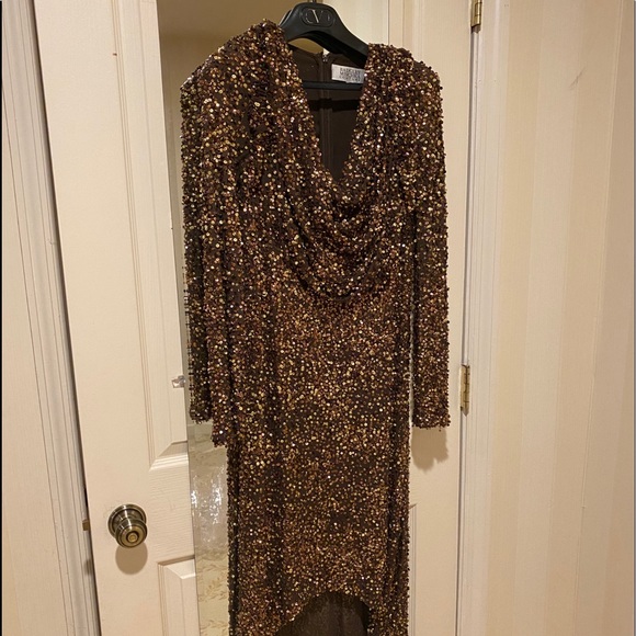 BADGLEY MISHKA COUTURE sequined GOWN - Picture 1 of 7